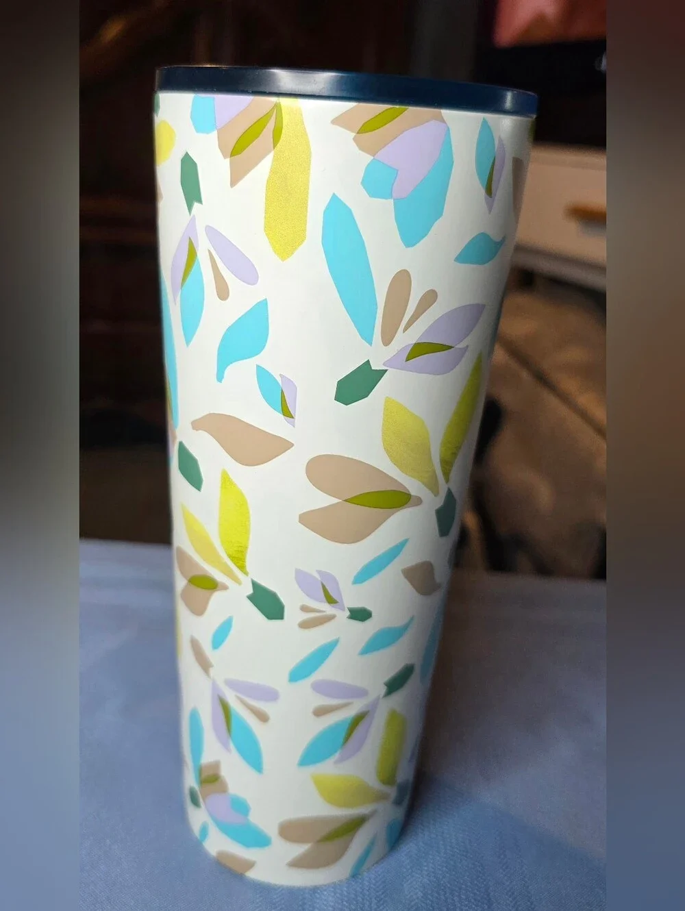 Starbucks 2023 White Floral Leaf 24 oz Cold Cup Tumbler Blue Lid Spring Pastel